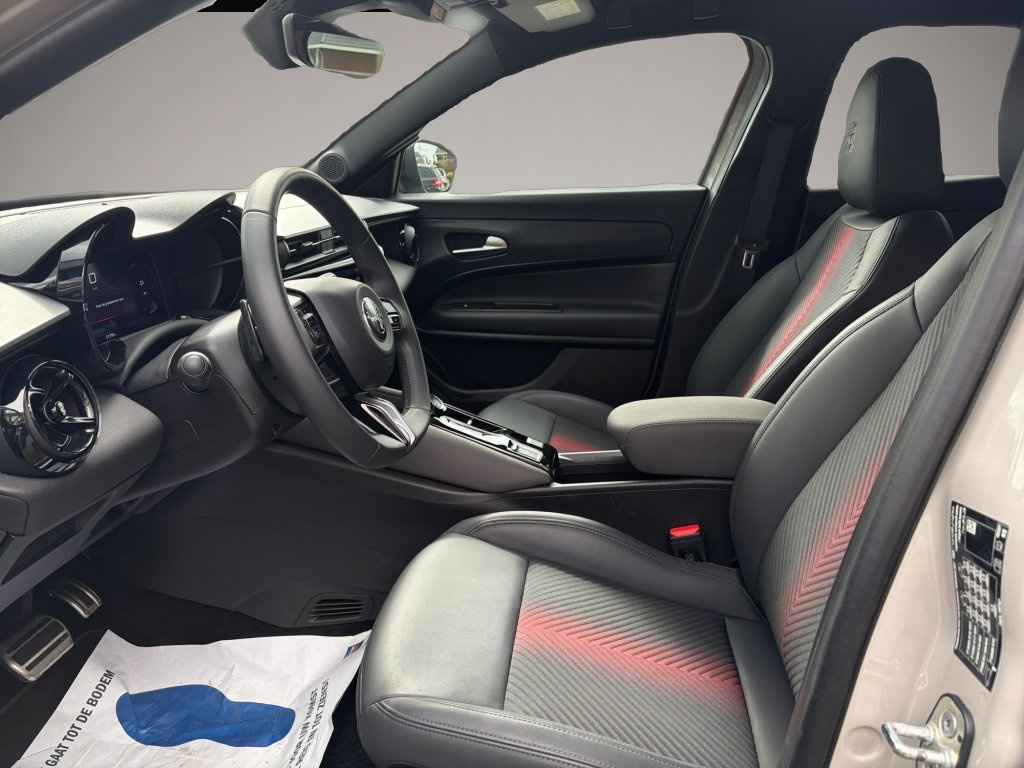 Bild 3 Alfa Romeo Junior MHEV Speciale Automatik