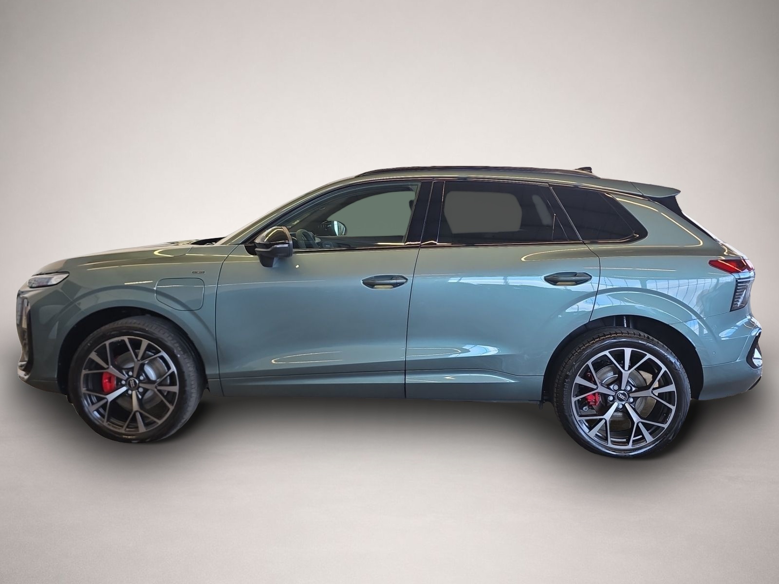 Bild 2 Audi Q3 SUV e-hybrid OLED PANO TECH PRO DIGITALE MATR