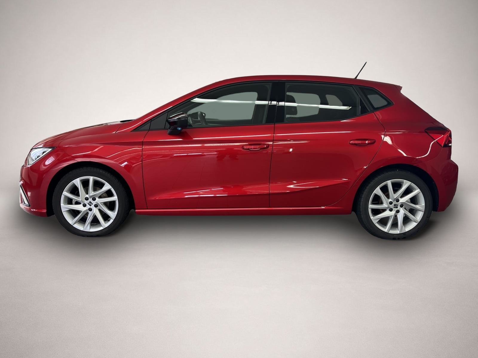 Bild 3 Seat Ibiza 1.0 TSI DSG AB198EUR FR NAVI REAR VIEW SHZ
