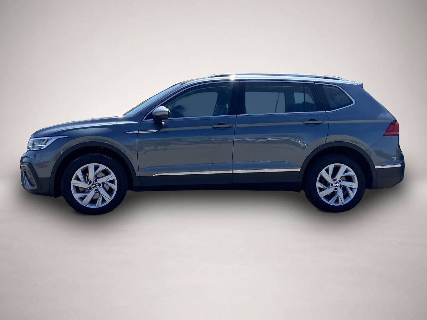 Fotografie 2 des Volkswagen Tiguan Allspace 1.5 TSI DSG LIFE 7-SITZER+AHK+AC