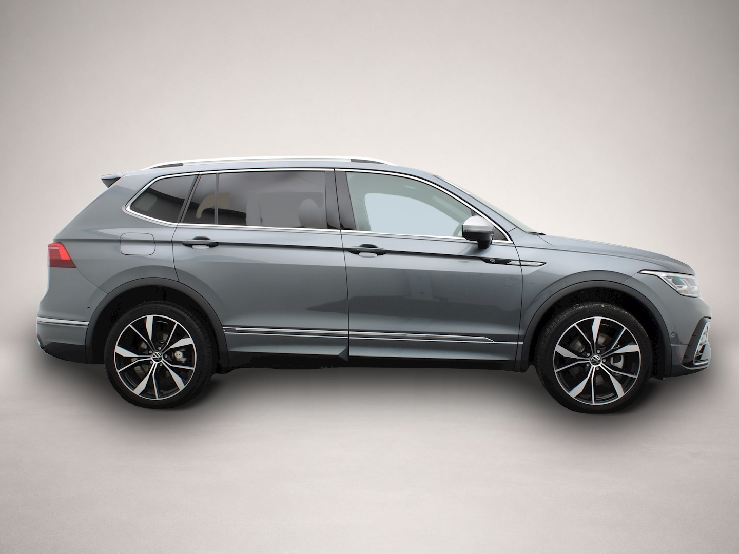 Bild 6 Volkswagen Tiguan Allspace 2.0 TSI DSG 4Mo. R-Line 7S. AHK