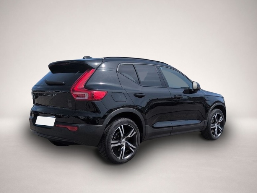 Fotografie des Volvo XC40 B3 B DKG Plus Black Edition Pano*Winterpake
