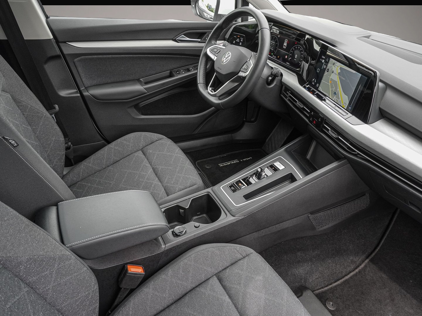 Bild 6 Volkswagen Golf Variant Life 1.0 eTSI Pano Head UP Kamera