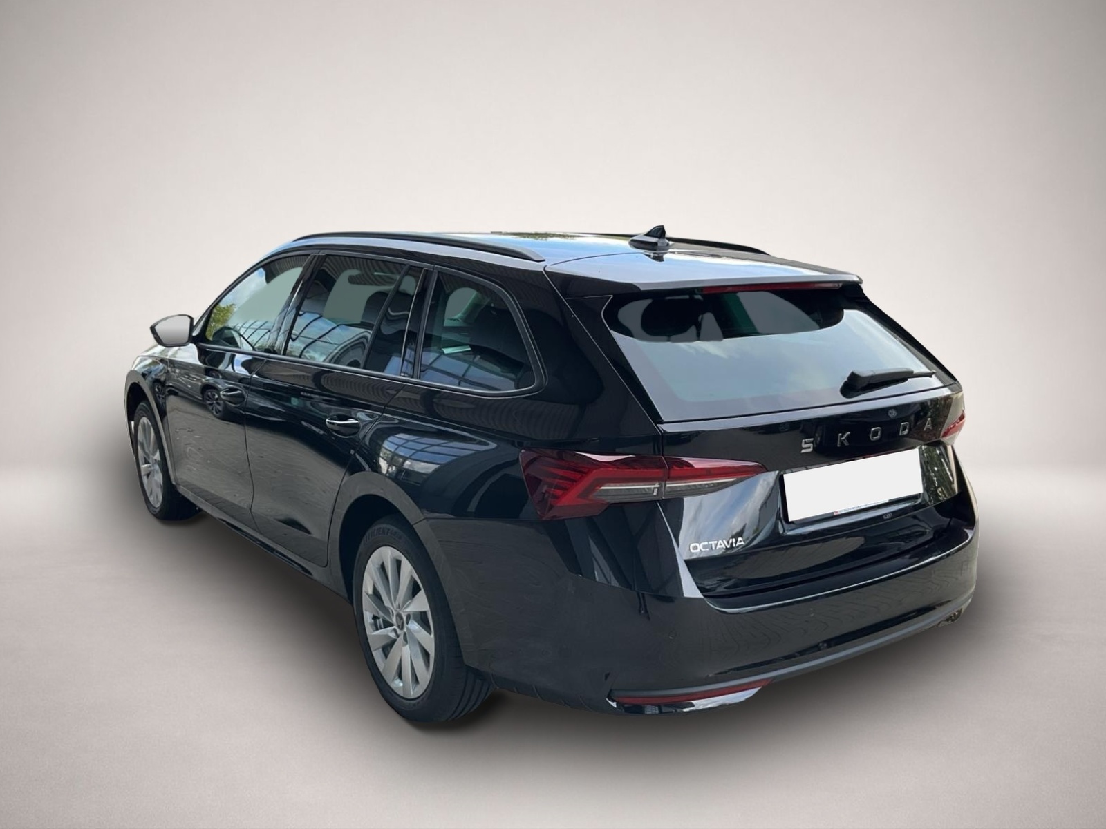 Bild 3 Skoda Octavia Combi 1.5 TSI DSG Selection AKTION NAVI