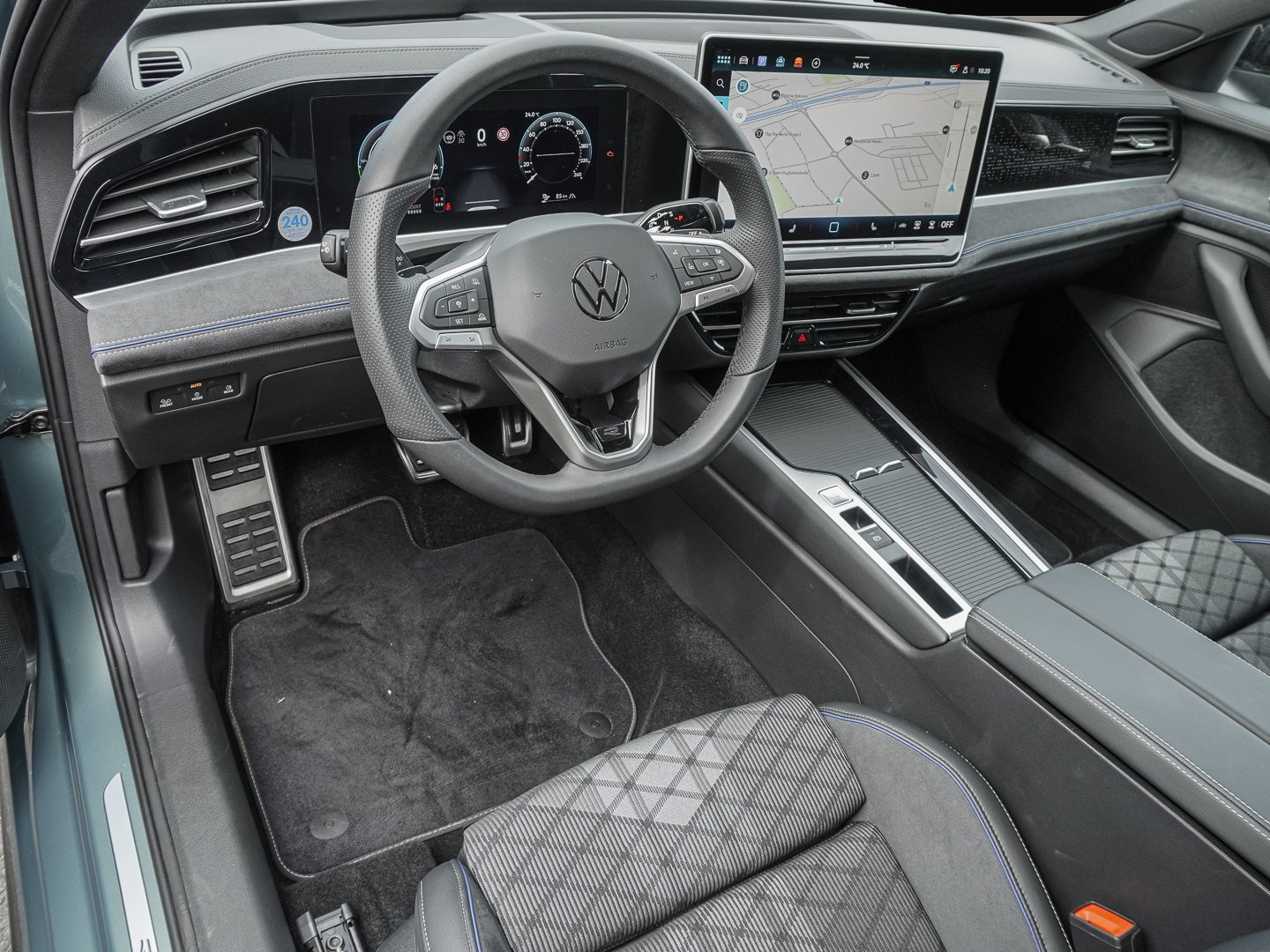Bild 7 Volkswagen Passat 1.5eHybrid R-Line NAVI HEAD TRAVEL