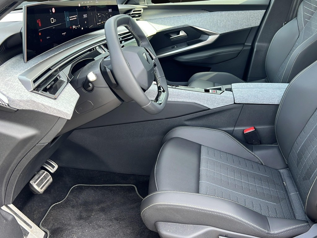 Bild 5 Peugeot 5008 GT Hybrid 145*Matrix*ACC*Navi*Kamera