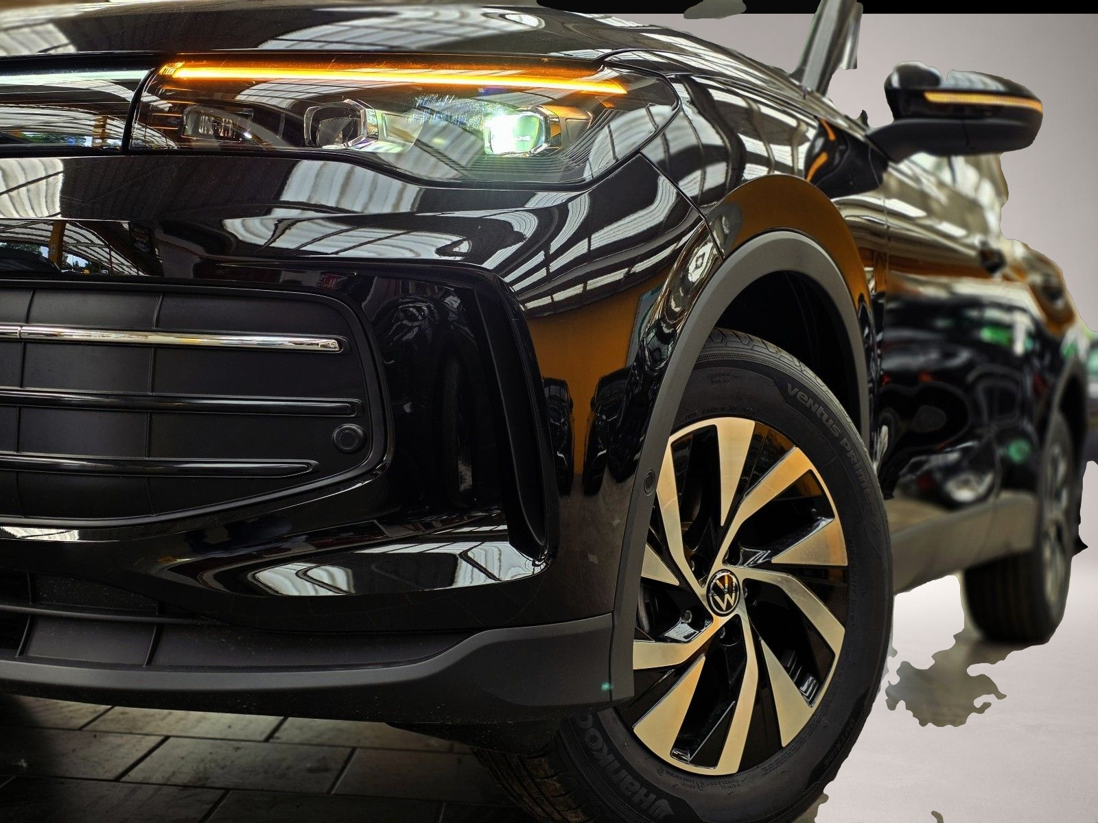 Fotografie 2 des Volkswagen Tiguan 1,5 eTSI People el.schw.AHK Sicherheit...