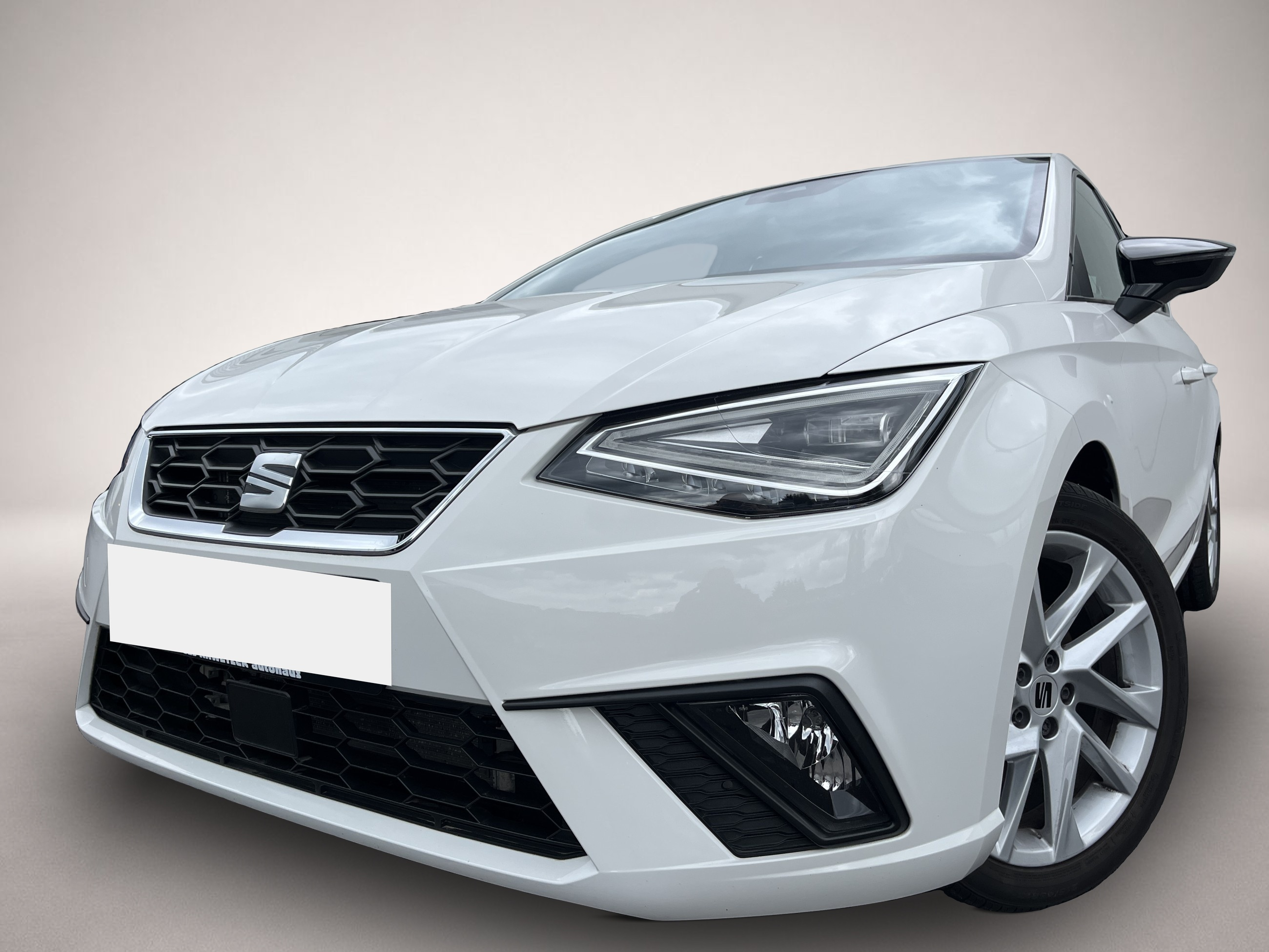 Fotografie Seat Ibiza 1.0 TSI FR 100¤ m.20% Anz. Navi SHZ LED DA