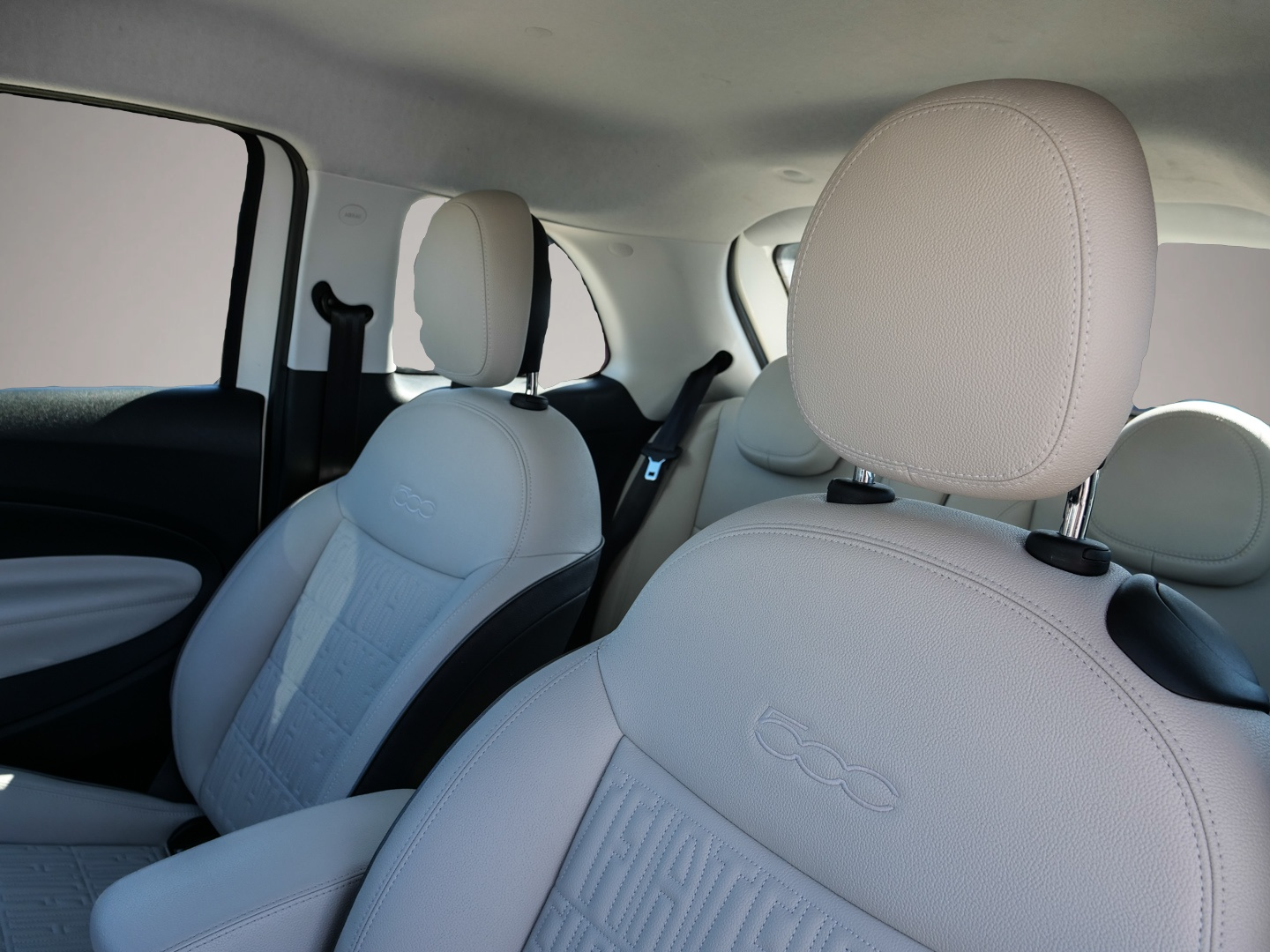 Bild 5 Fiat 500e La Prima by Bocelli Navi Leder LED Apple C