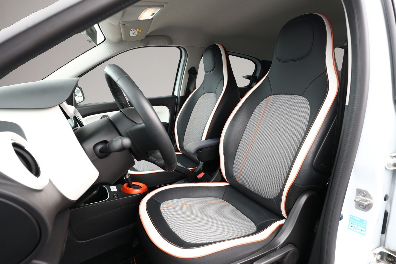 Bild 5 Renault Twingo Electric Vibes Nav PDC Tempmat