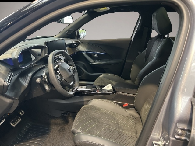 Bild 7 Peugeot 2008 Mild-Hybrid 136 e-DSC6 GT PANO SHZ NAVI 360