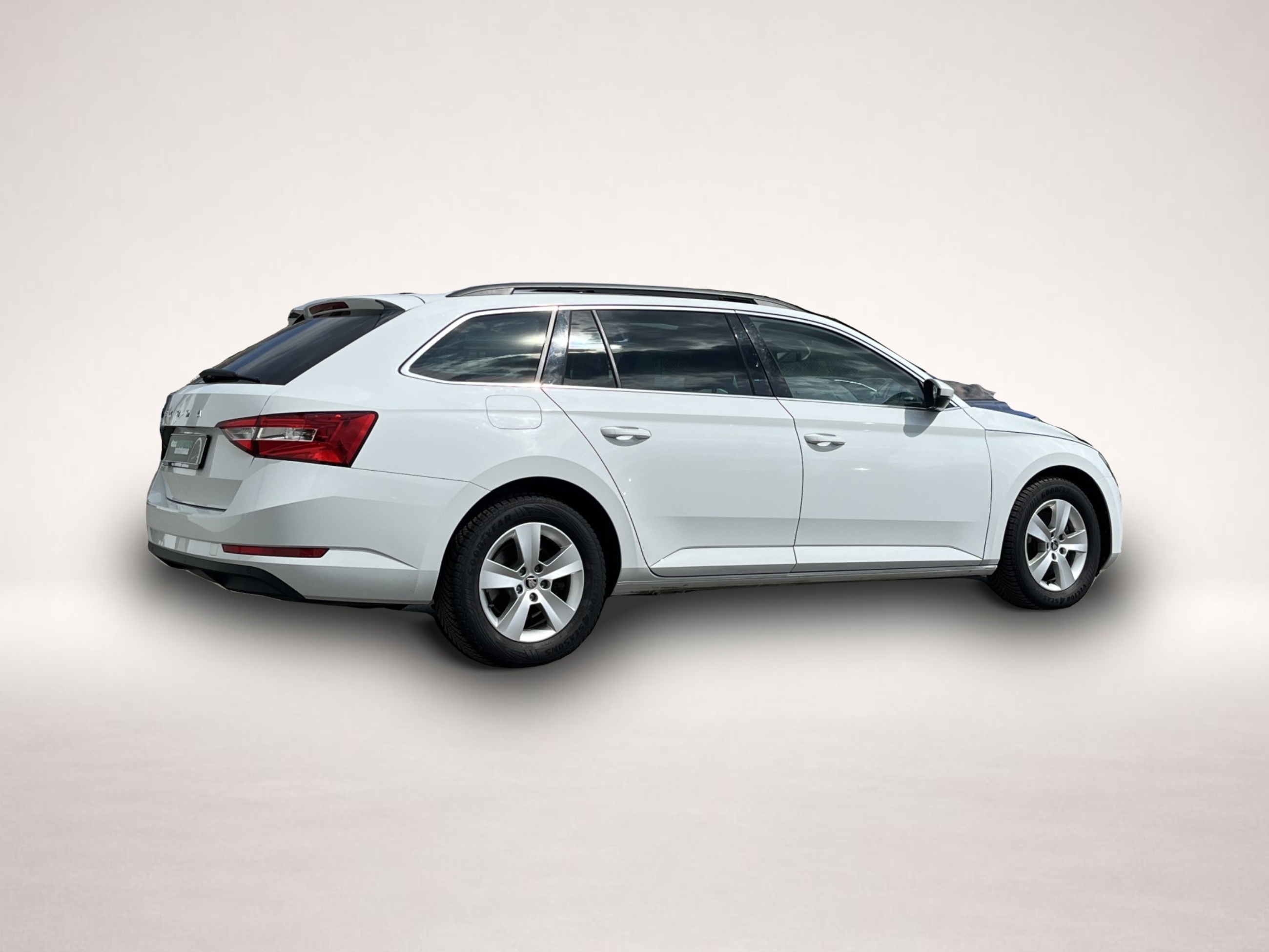 Fotografie 5 des Skoda Superb Combi 2.0 TDI DSG Ambition 156¤ m.20% Anz