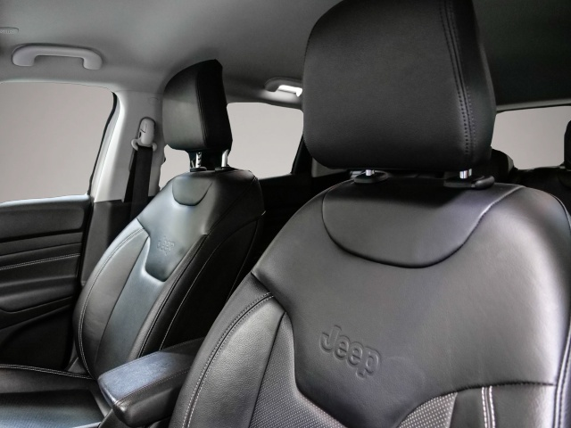 Fotografie 4 des Jeep Compass S Plug-In Hybrid 4WD Navi Soundsystem 36