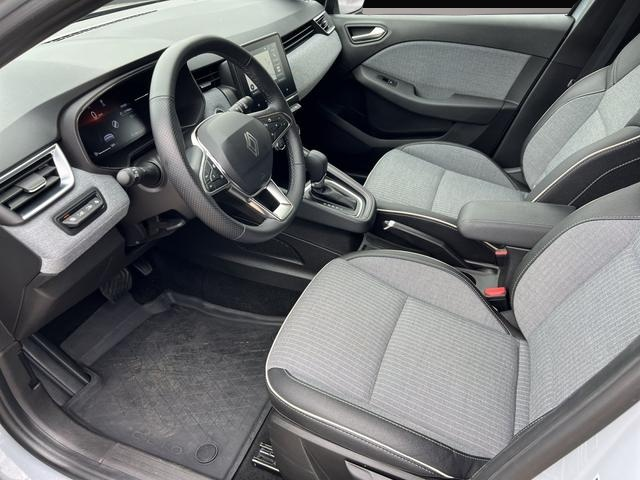 Fotografie 3 des Renault Clio Techno Winterpaket+GJR Clio TCe 90 X-Tronic Aut.