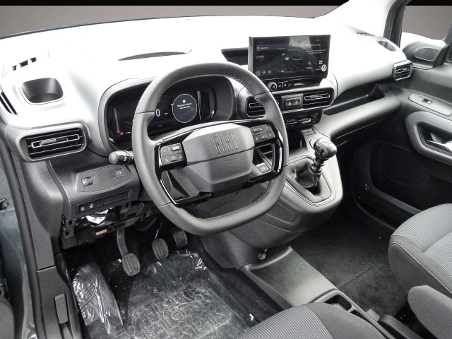 Bild 4 Fiat Doblo L2 1.5 HDI 96KW 130PS MT6 Kombi Comfort Te