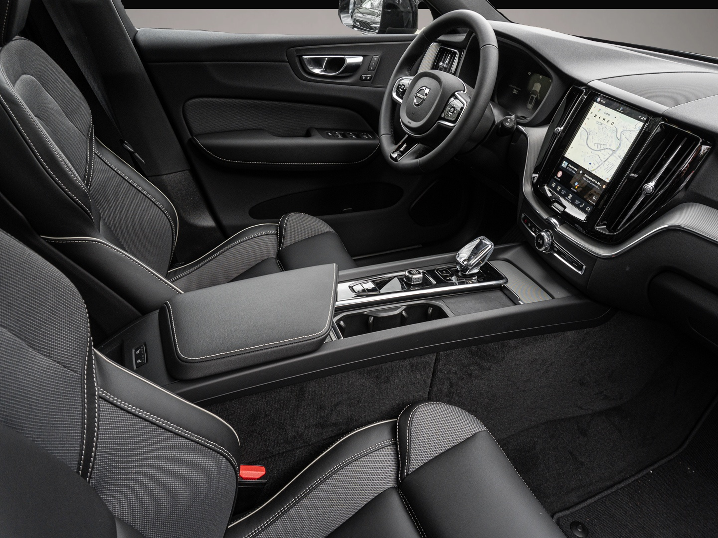 Bild 6 Volvo XC60 T6 AWD Plus Black Edition Recharge Fahreras