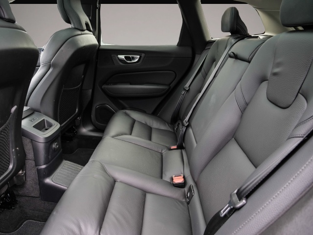 Bild 5 Volvo XC60 Plus Dark Recharge Plug-In Hybrid AWD HUD S