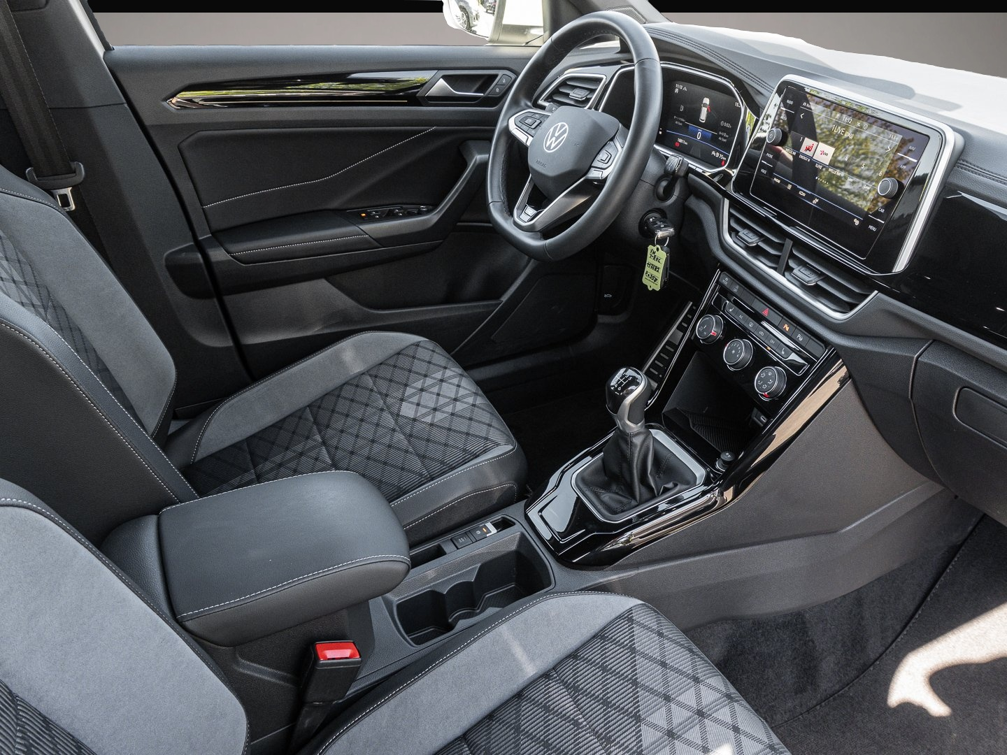 Fotografie 6 des Volkswagen T-ROC 1.0 TSI R-Line