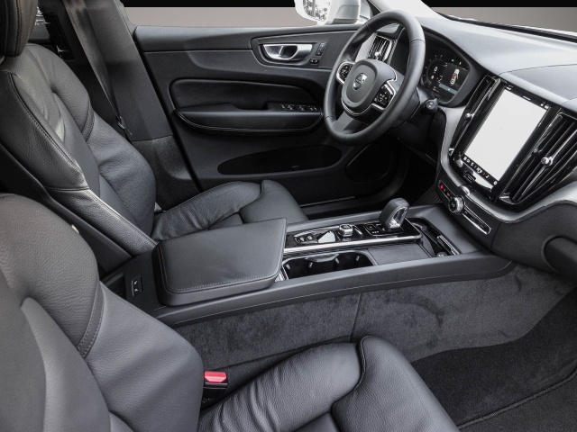 Bild 3 Volvo XC60 Plus Bright Recharge Plug-In Hybrid AWD T8