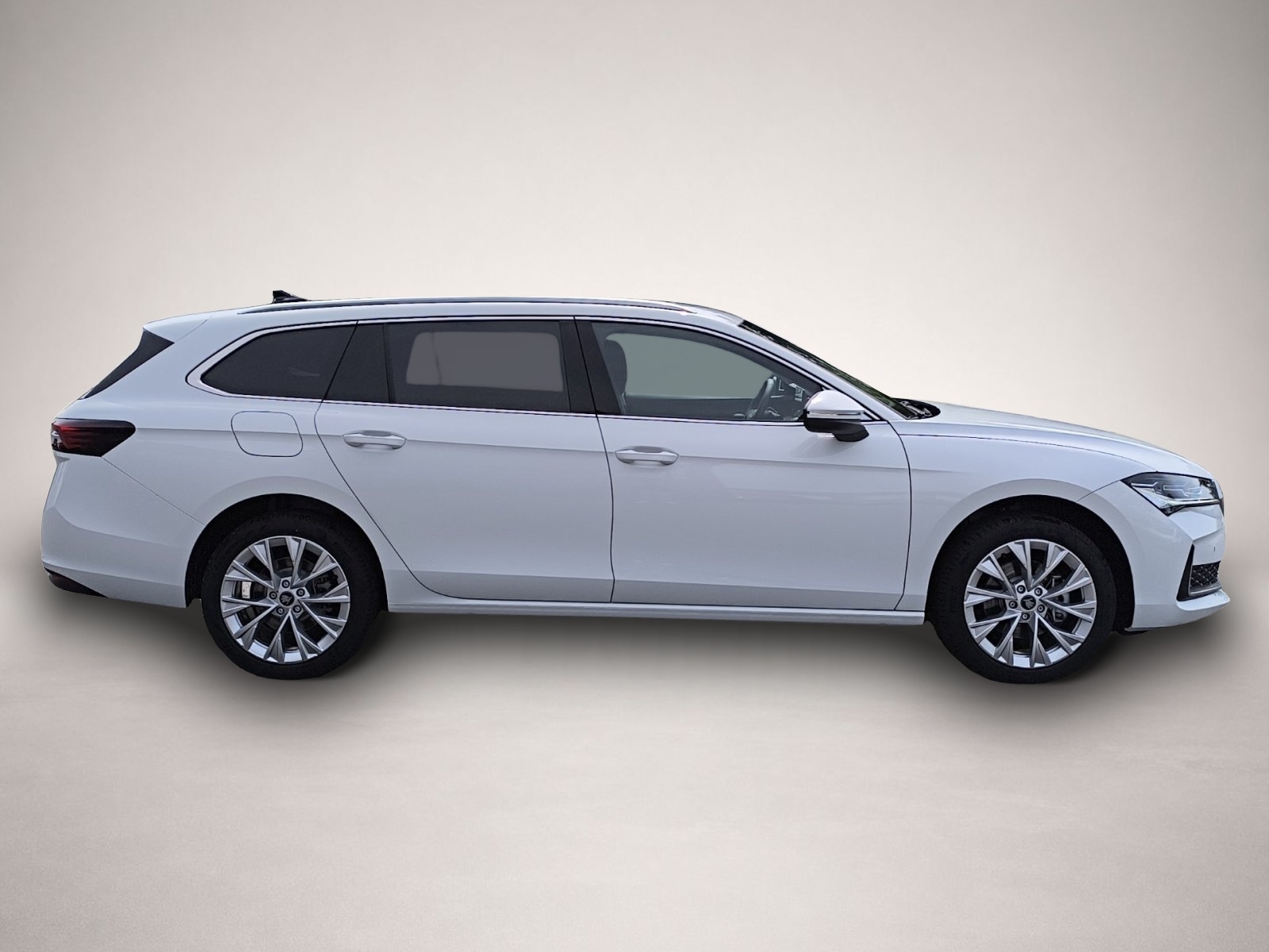 Bild 8 Skoda Superb Combi 2.0 TDI DSG Selection AHK NAV RFK M