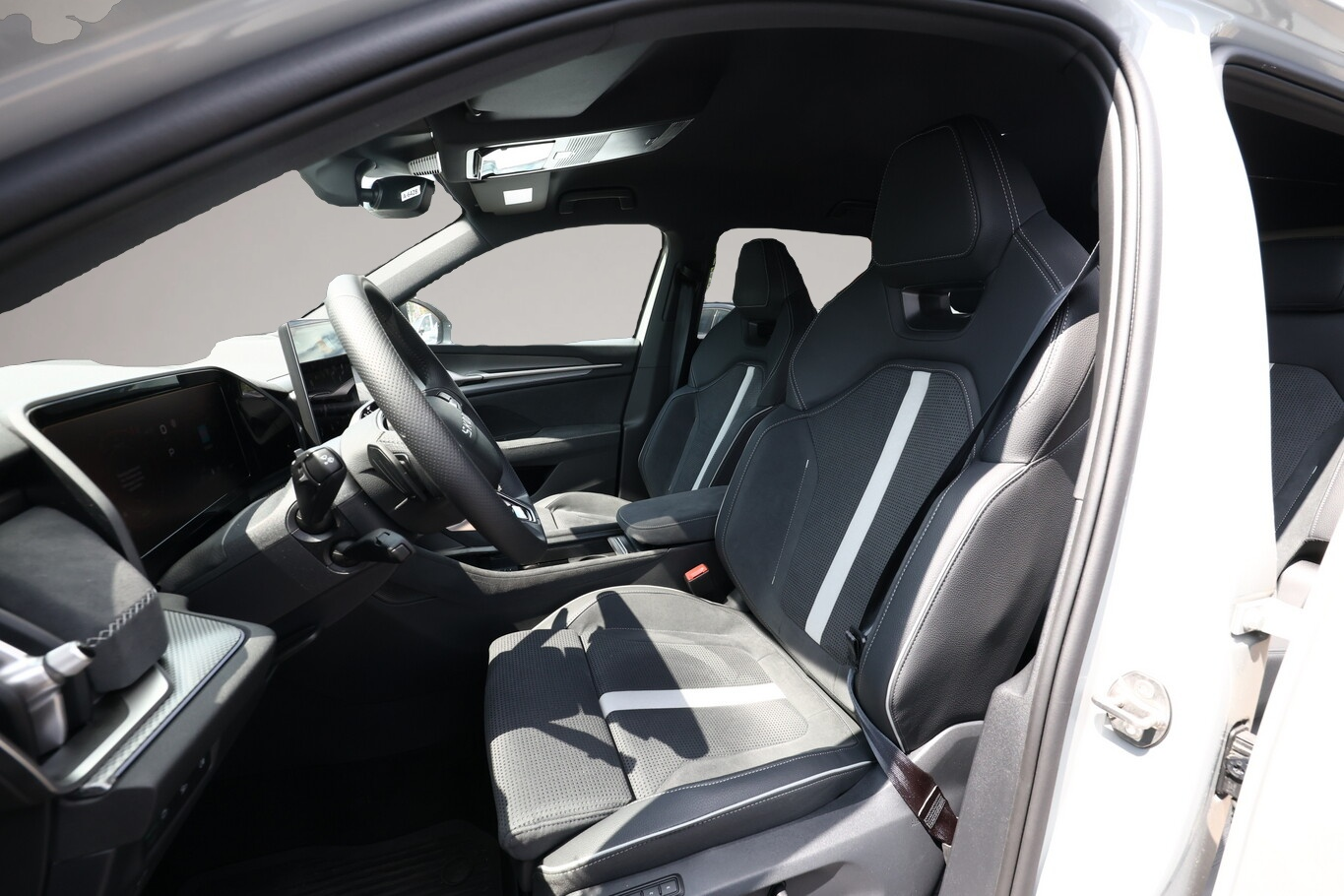Bild 5 Skoda Kodiaq Sportl AHK Matrix Nav Kessy ACC SunS SHZ