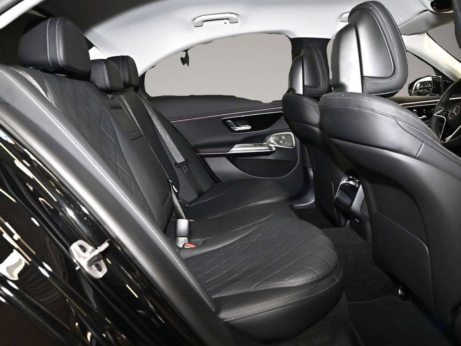 Bild 4 Mercedes-Benz E 300