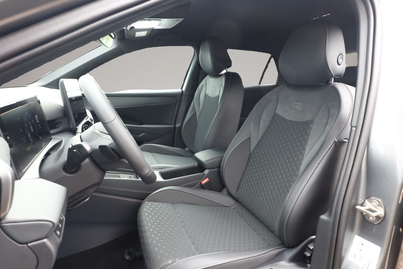 Bild 5 Volkswagen T-Roc R-Line EasyO AHK 5JGar Kam ParkAss+ PrivG