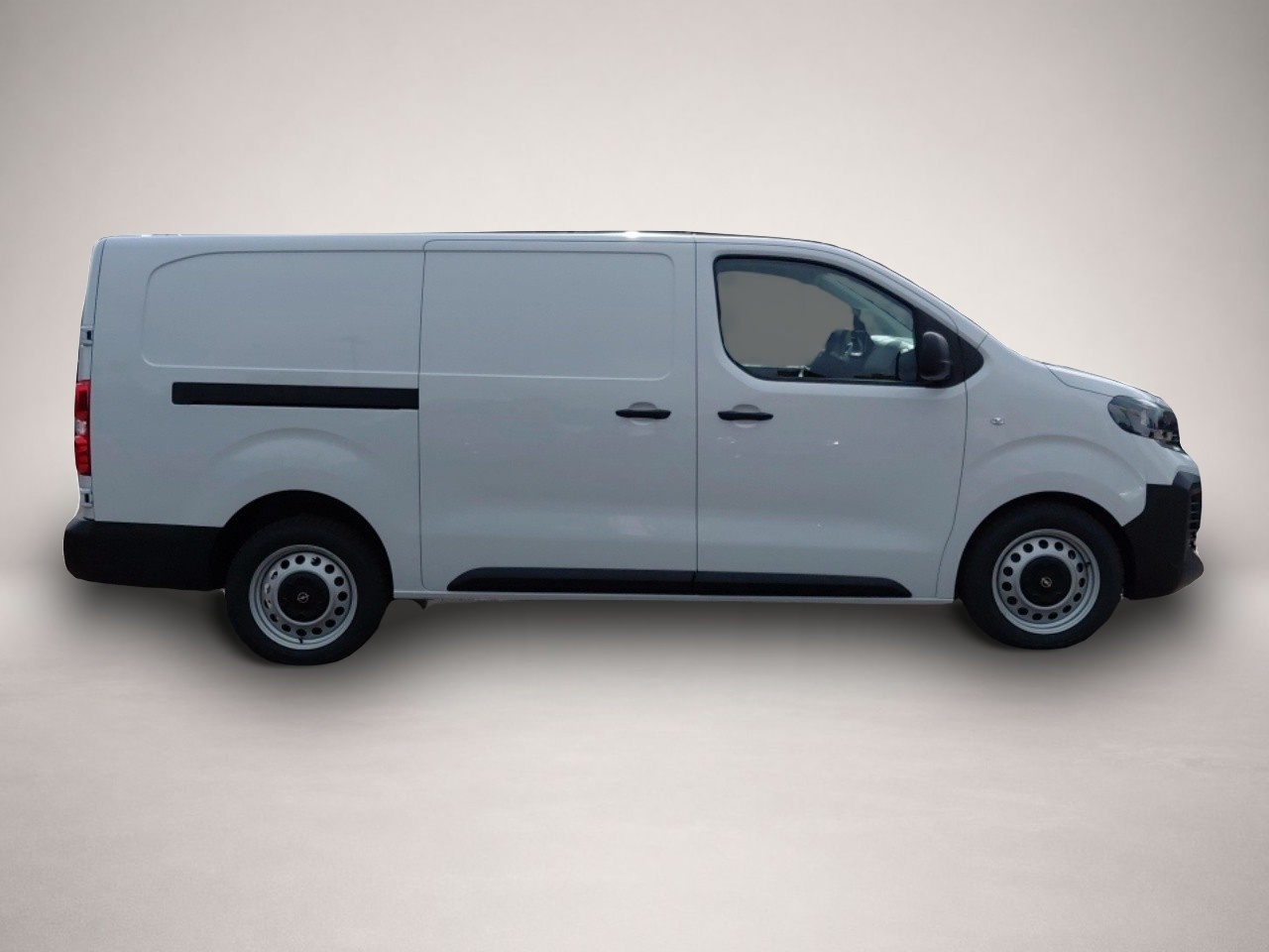 Bild 7 Opel Vivaro Cargo L3H1(XL) + AHK + Holzboden + Allwet