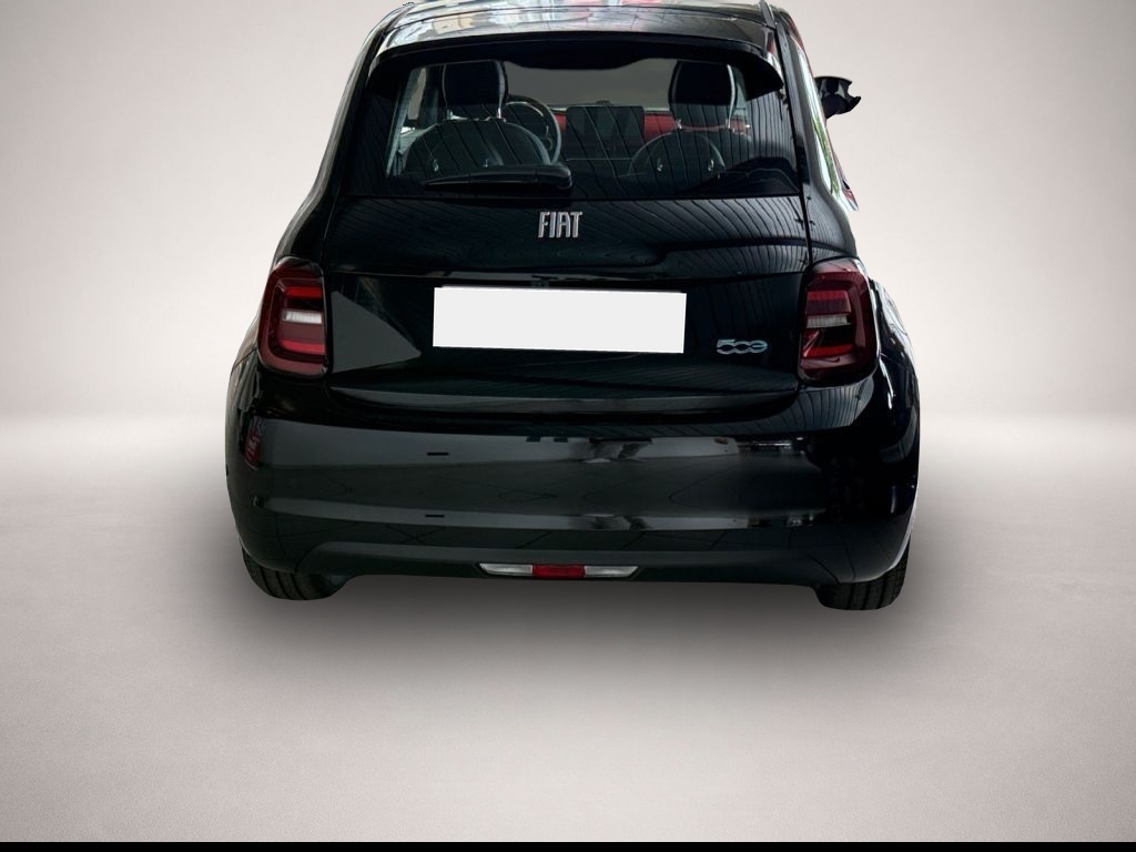 Fotografie des Fiat 500e 42kWh Red (FA1)