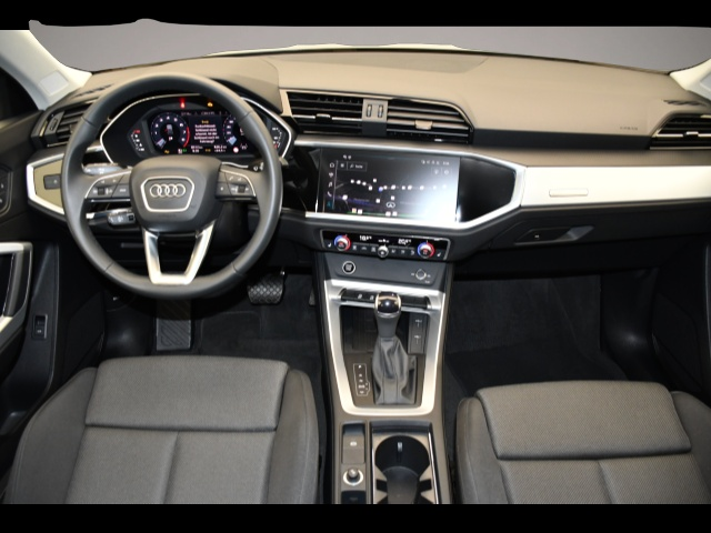 Bild 4 Audi Q3 35 TFSI S tronic advanced AHK/Glanz/Sound