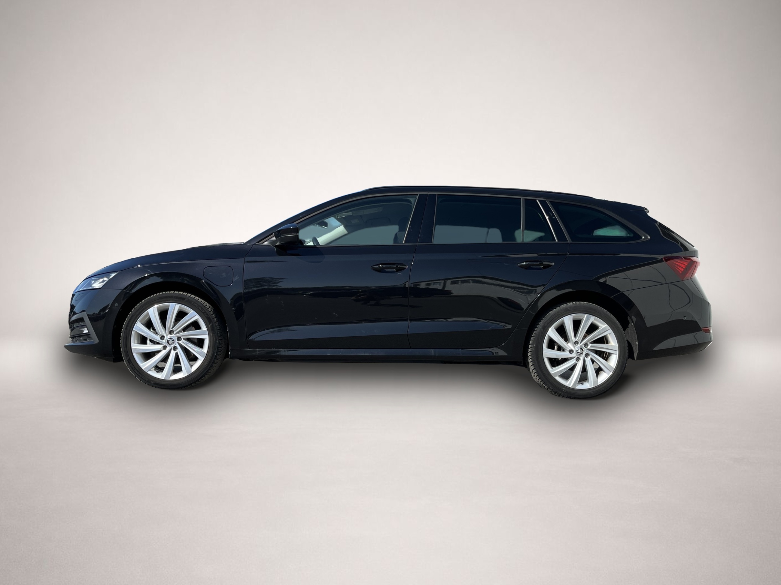 Fotografie 1 des Skoda Octavia Combi 1.4 TSI e-Hybrid Ambition STHZ Nav