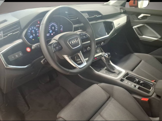 Bild 1 Audi Q3 Sportback 35 TFSI S-tronic S-Line *AHK*Schwar