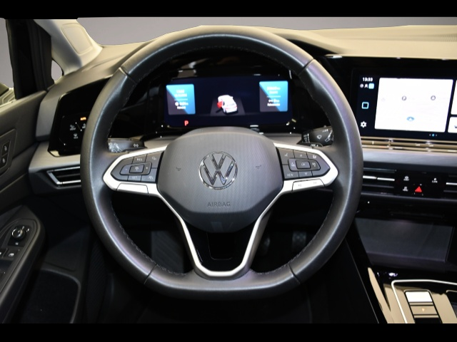 Fotografie 5 des Volkswagen Golf 8 VIII 1.5 eTSI DSG Style AHK/Rückkam/Multi