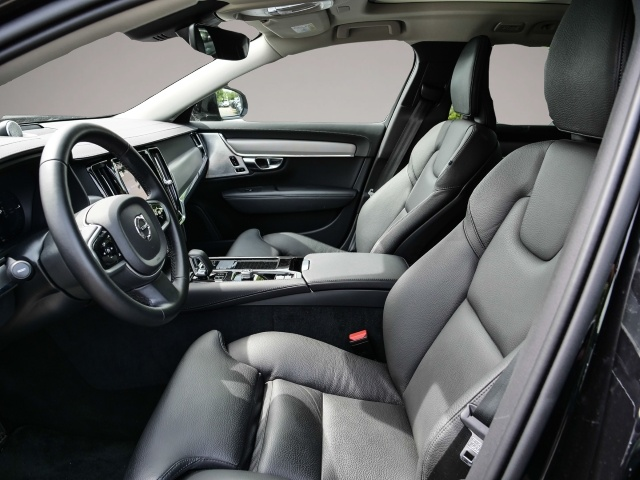 Bild 4 Volvo V90 Kombi Ultra Dark Recharge Plug-In Hybrid AWD