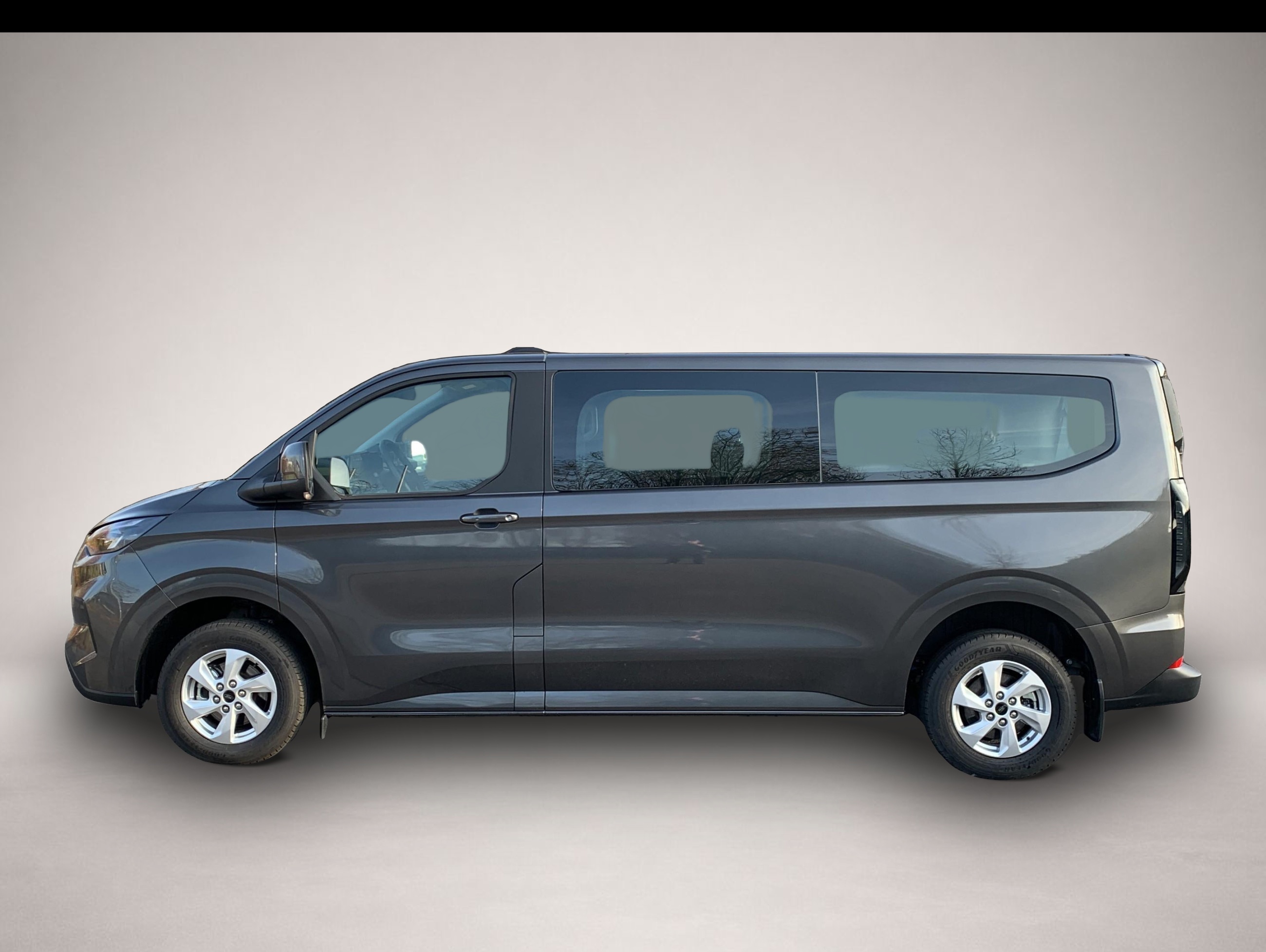 Bild 2 Ford Tourneo Custom L2 136PS 8S,Klima,PDC 5J Gar./AHK