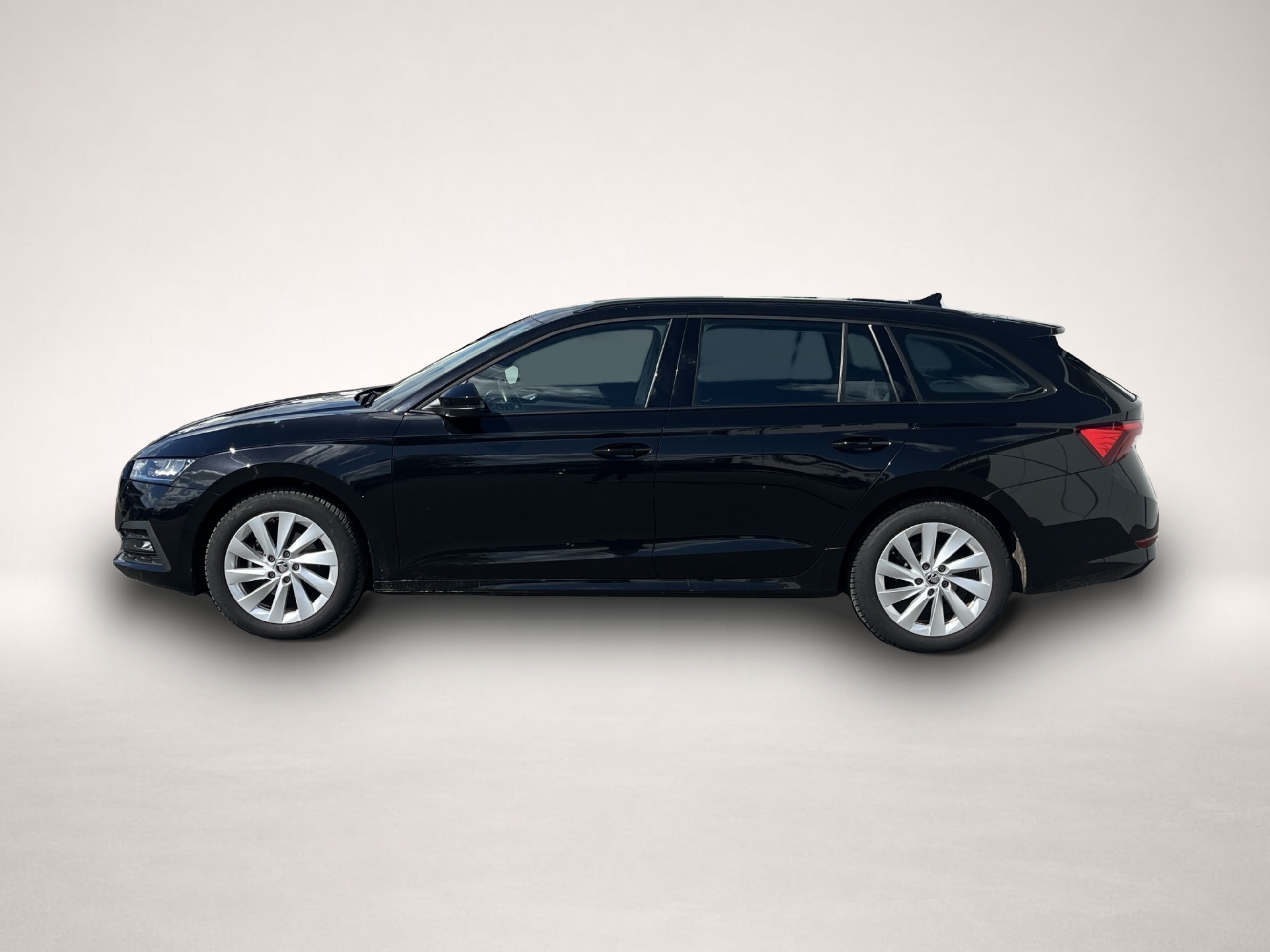 Bild 2 Skoda Octavia Combi 1.5 TSI DSG Blackline 160¤ m.20% A