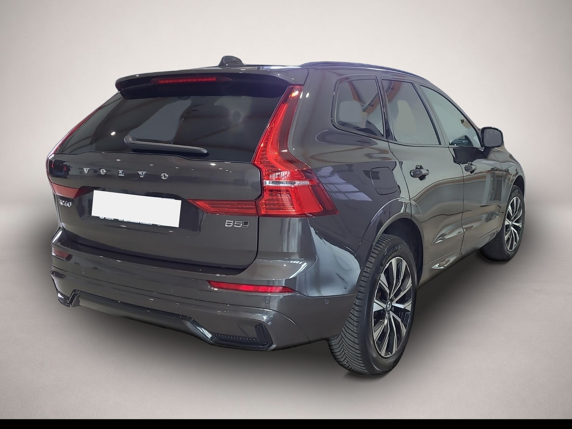 Bild 2 Volvo XC60 B5 (Benzin) Plus Dark AWD Automatik Bluetoo