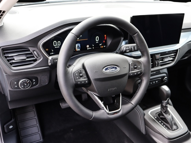 Bild 3 Ford Focus Turnier Active X 155PS Automatik Panorama