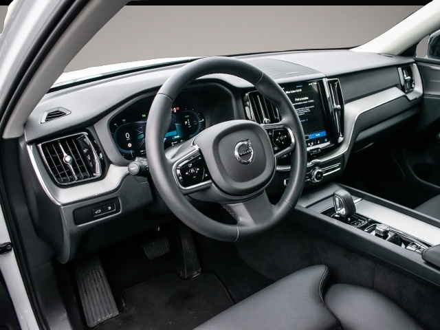 Bild 4 Volvo XC60 Plus Dark Recharge Plug-In Hybrid AWD T8 Tw