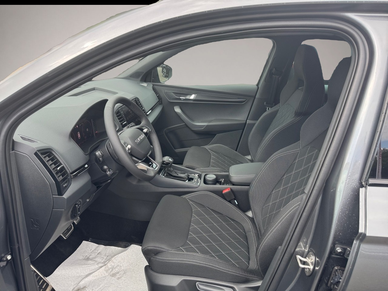 Bild 5 Skoda Karoq Sportline 2,0 TSI DSG 4X4 Matrix Pano AHK