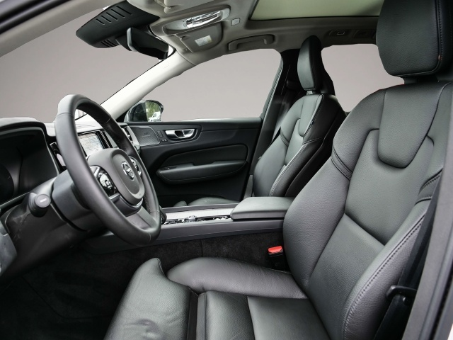Bild 4 Volvo XC60 Plus Dark Recharge Plug-In Hybrid AWD HUD S