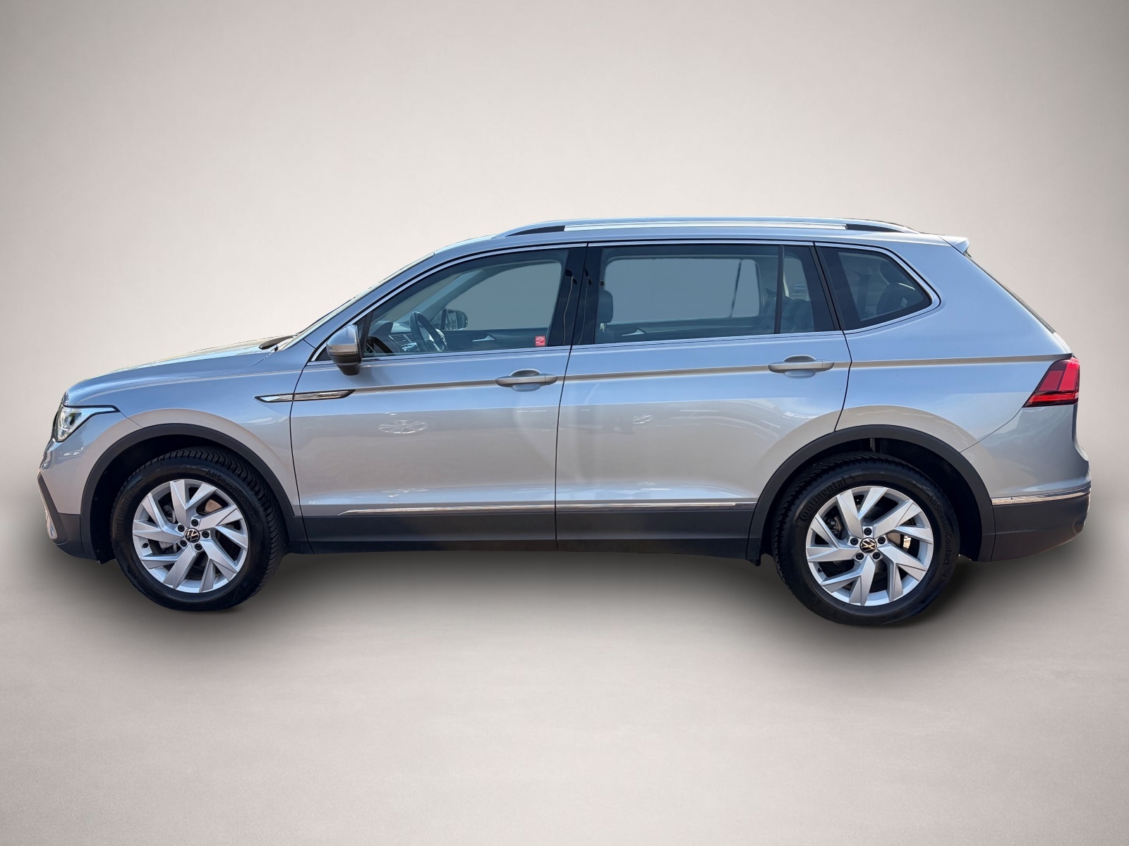 Fotografie 4 des Volkswagen Tiguan Allspace Life Navi 7 Sitze AHK LED ACC El