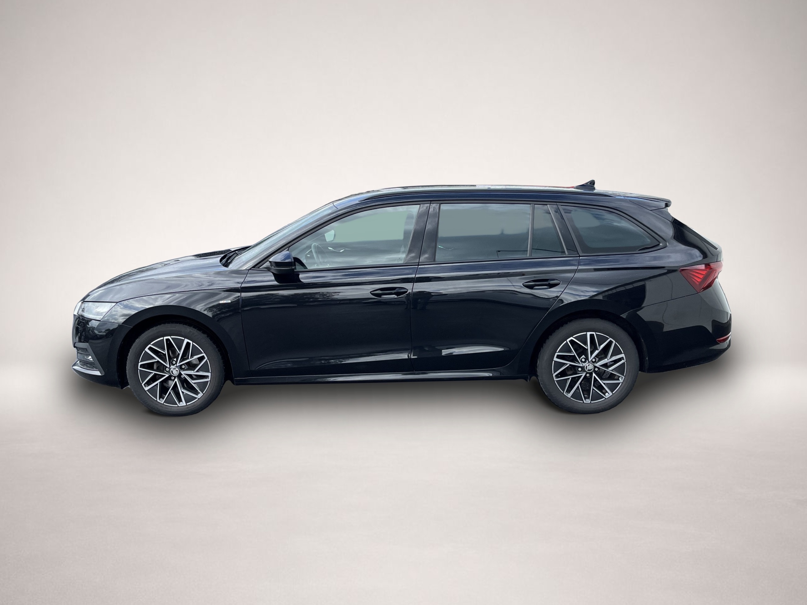 Fotografie Skoda Octavia Combi 2.0 TDI DSG Clever AHK VirtCockpit