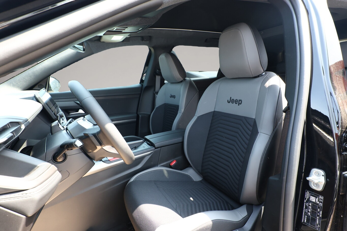 Bild 5 Jeep Compass neuMod Hybrid First Edit Pano Nav Matrix