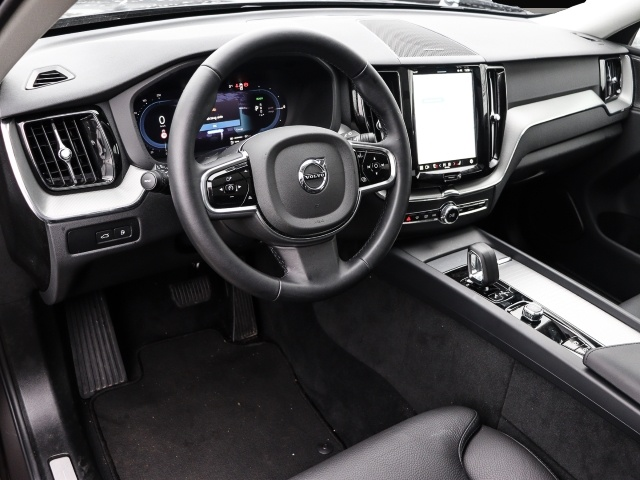 Bild 3 Volvo XC60 Plus Dark Recharge Plug-In Hybrid AWD T8 Tw