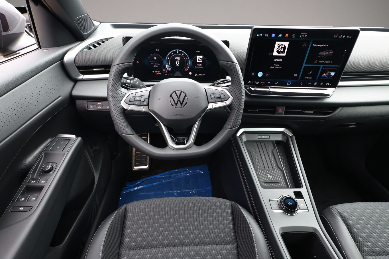 Bild 6 Volkswagen T-Roc R-Line EasyO AHK 5JGar Kam ParkAss+ PrivG