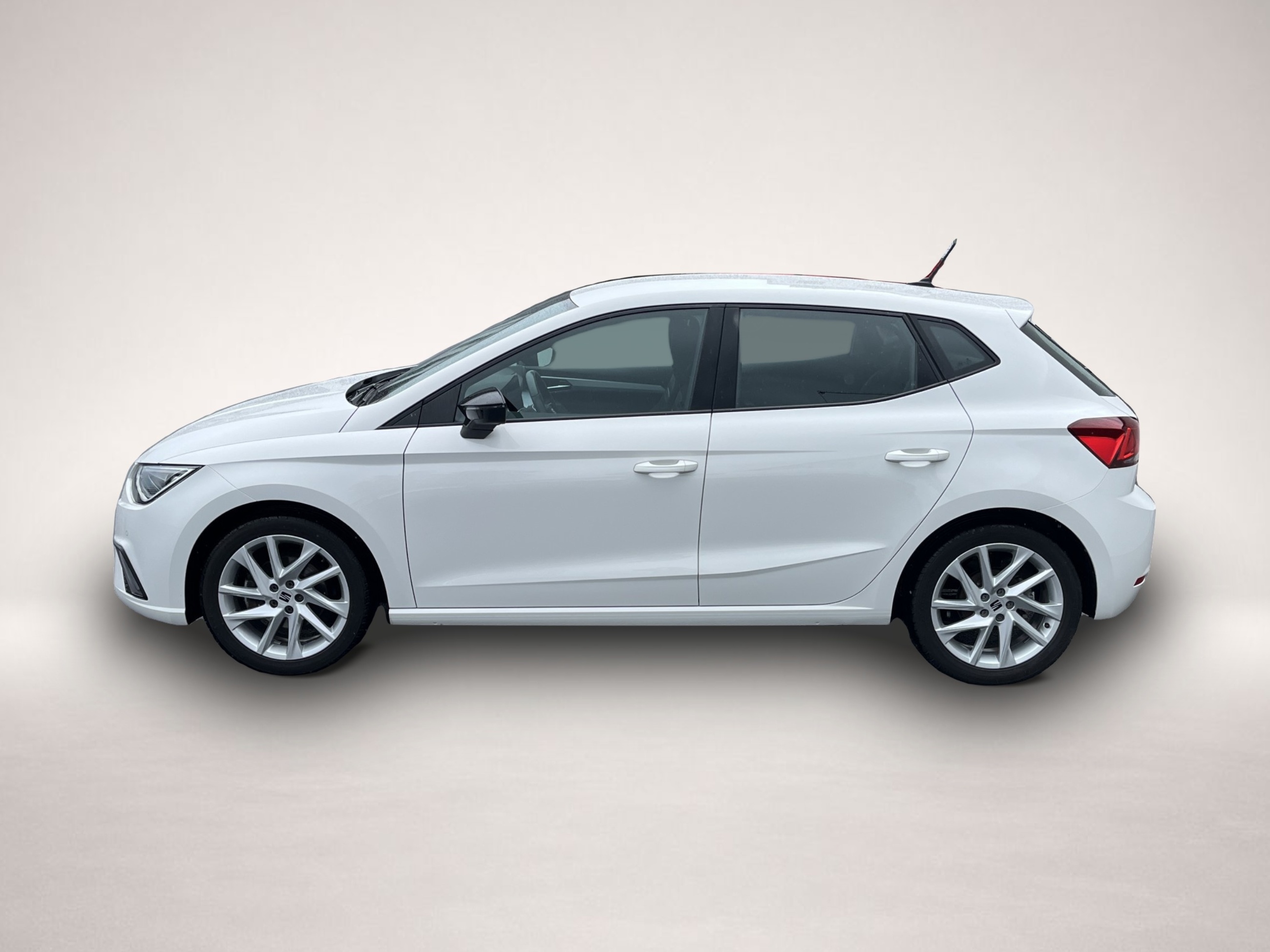 Fotografie 1 des Seat Ibiza 1.0 TSI FR Navi RFK LED SHZ DAB DigCockpit