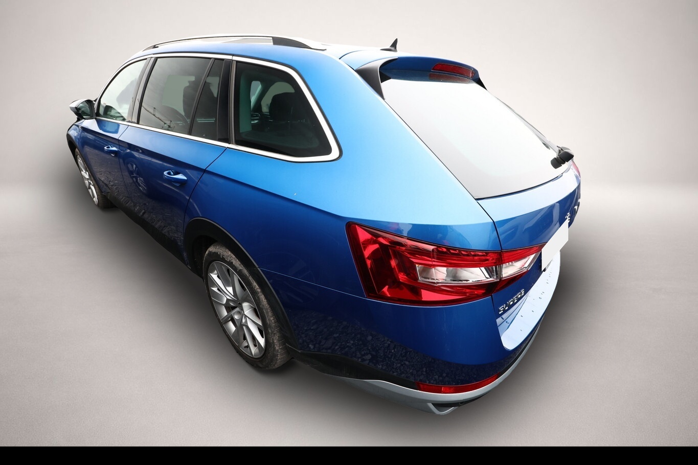 Bild 4 Skoda Superb Combi 2.0 TDI 200 DSG 4x4 Scout LED Nav