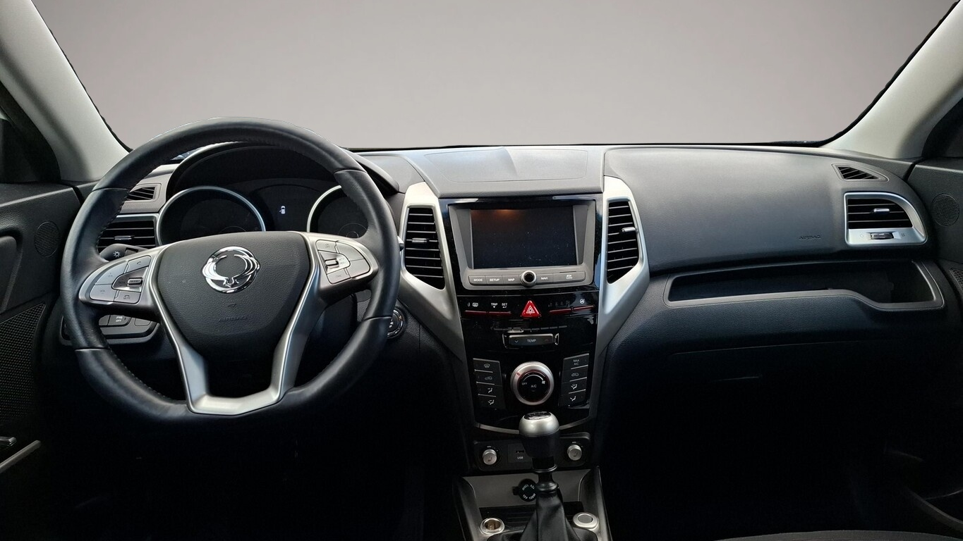 Bild 5 Ssangyong Tivoli 1.6 e-XGi 128 Black & White Nav PDC Temp