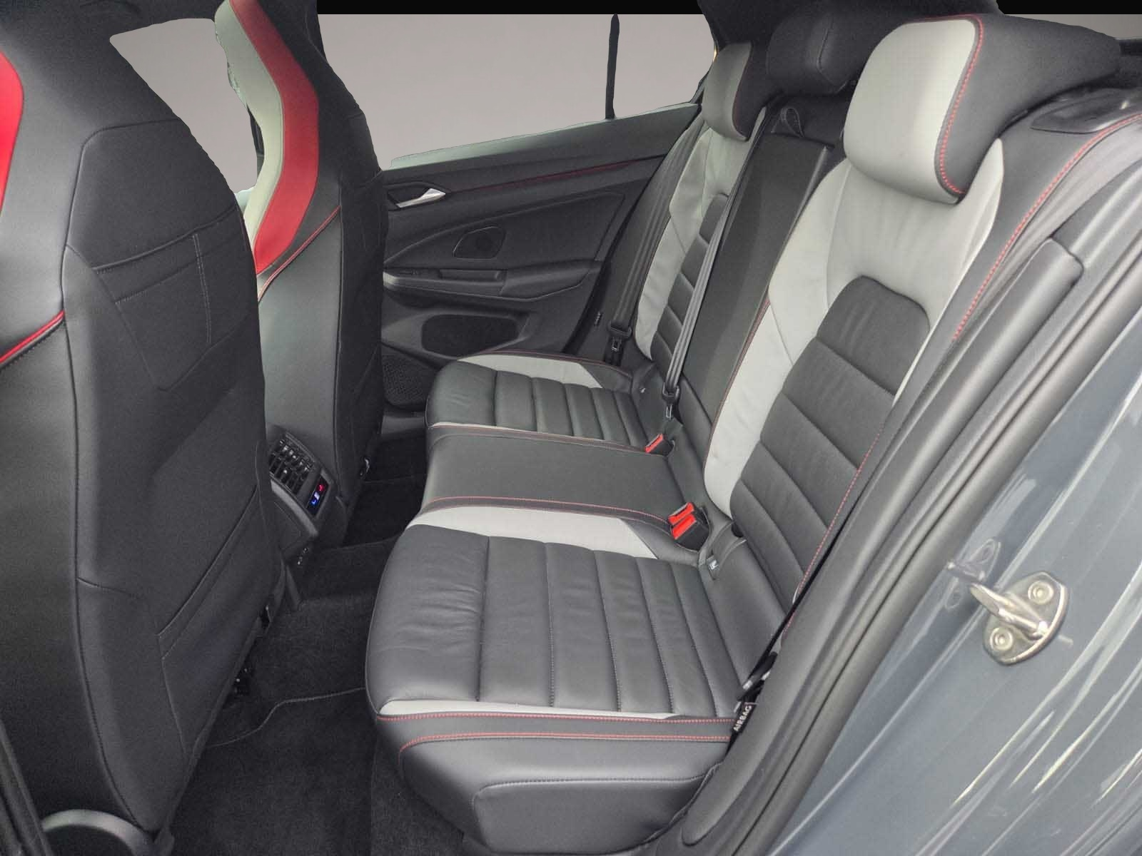 Bild 7 Volkswagen Golf GTI Clubsport 2.0 DSG SSD NAV KAM 19LM 8-Fa